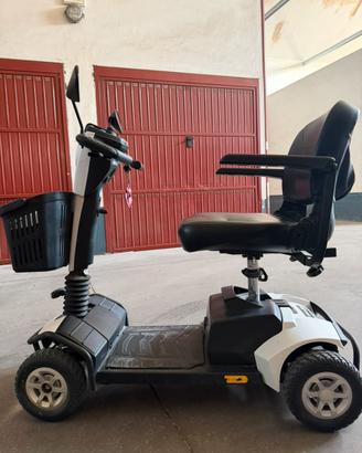 Scooter elettrico per anziani/disabili