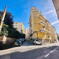 4 LOCALI A TORRE DEL GRECO