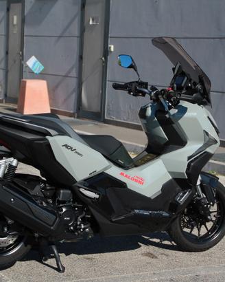 Honda Adv 350
