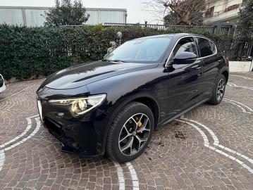 Alfa Romeo Stelvio 2.2 Turbodiesel 210 CV AT8 Q4 B
