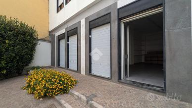 NEGOZIO A CASORIA