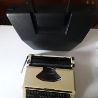 Macchina da scrivere anni 70