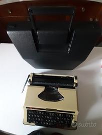 Macchina da scrivere anni 70