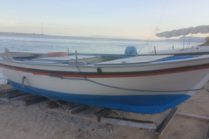 Barca gozzo in legno 6 metri .con o senza motore