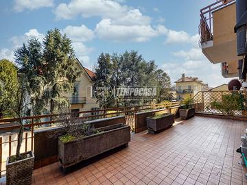 TRILOCALE CON TERRAZZO