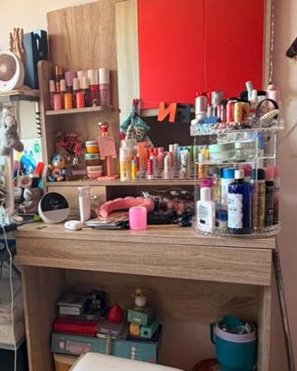 Scrivania con specchio