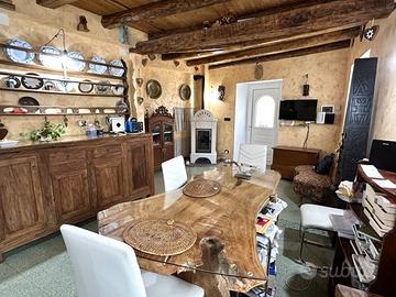 Casa indipendente con terreno