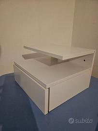 Coppia di comodini bianchi