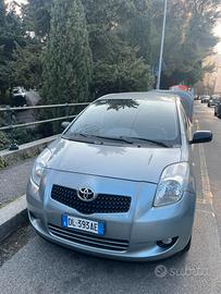 toyota yaris 5p