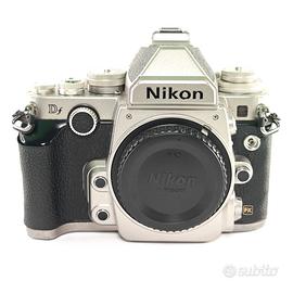 Nikon Df Silver 56.083 scatti