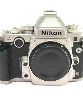 Nikon Df Silver 56.083 scatti