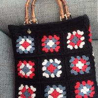 Borsa granny con mattonelle a uncinetto 💙LuaCreaz