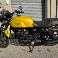 Moto Guzzi V7 IV - 2022