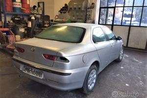 Ricambi Alfa Romeo 156 berlina 2000 grigio e rosso