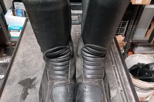 stivali moto 42 e guanti moto 