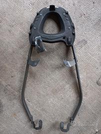 Porta pacchi givi hornet