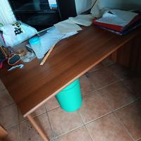 Scrivania + cassettiera in legno
