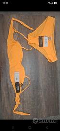 bikini due pezzi giallo nuovo con cartellino..