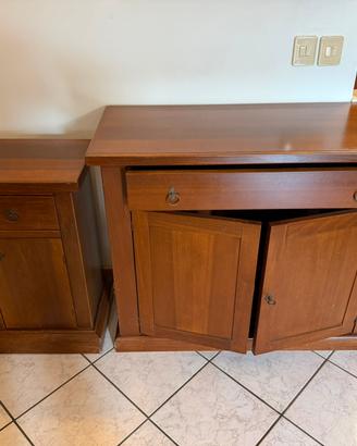 Coppia mobili in legno stile classico
