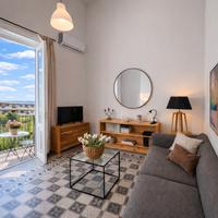 Elegante trilocale ristrutturato e arredato