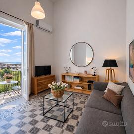 Elegante trilocale ristrutturato e arredato