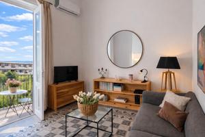 Elegante trilocale ristrutturato e arredato