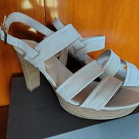 Sandali Nero Giardini bianchi con plateau