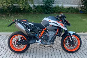 KTM 890 R