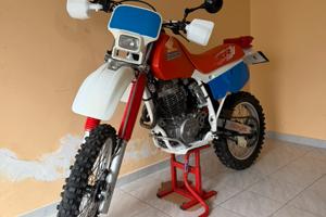 Honda xr 600 dall’ ara  1990