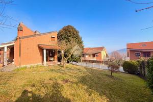 VILLA SINGOLA A GASSINO TORINESE