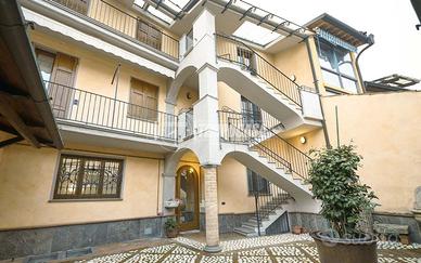 SOLUZIONE INDIPENDENTE IN CENTRO STORICO!