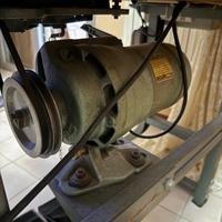 Macchina  industriale Taglia e Cuci Rimoldi