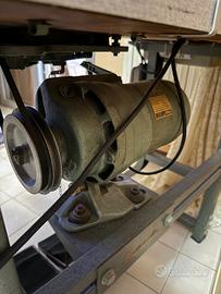 Macchina  industriale Taglia e Cuci Rimoldi