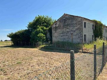terreno con rustico