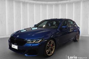 BMW Serie 5 M M550i mhev 48V xdrive