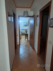 4 vani + 2 bagni + cantina + posto auto