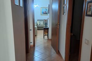 4 vani + 2 bagni + cantina + posto auto