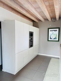 Cucina parete attrezzata
