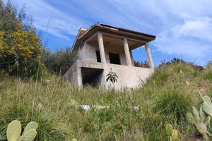 Terreno con Fabbricato