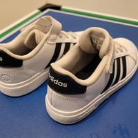 sneakers Adidas n. 33