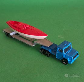 Camion Scania con rimorchio Barca Majorette 1/100