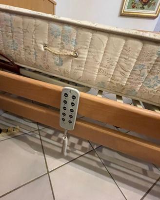 letto ospedaliero elettrico per anziani o disabili