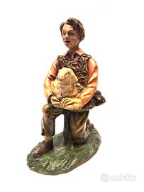presepe 30 cm pastore ginocchio pecora cartapesta