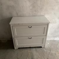 Mobile bianco in legno con due cassetti