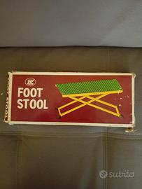 poggia piedi per suonare la chitarra classica