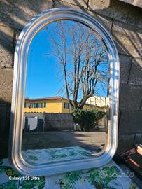 specchiera ovale con cornice in stile antico