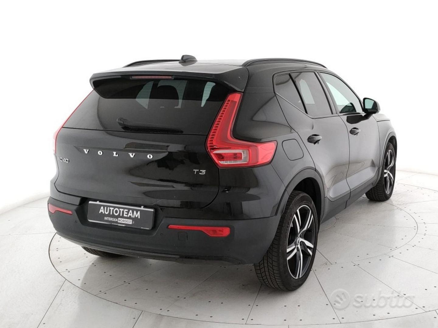 Volvo Xc40 2022 photo 3