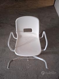 Sedia girevole per vasca