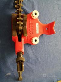 Morsa per tubi a catena della Rothenberger 