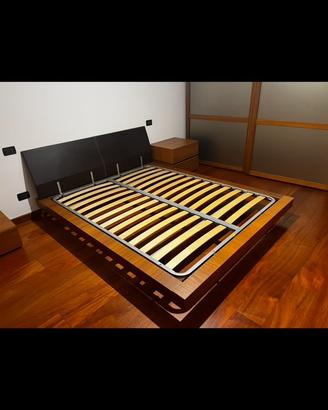 Letto matrimoniale con comodini e cassettiera